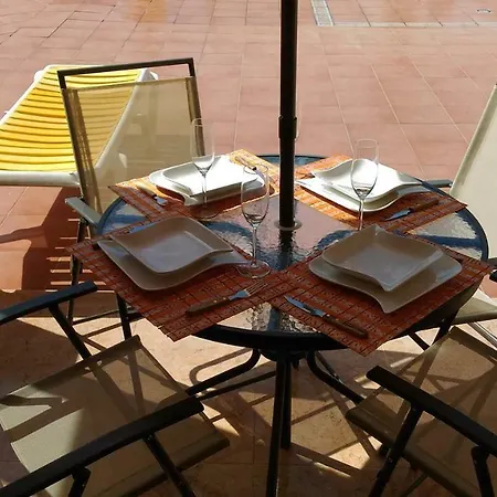 Aircon Pool View Nr Yumbo Апартаменты