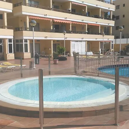 Aircon Pool View Nr Yumbo Apartament