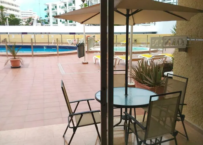 Aircon Pool View Nr Yumbo アパート