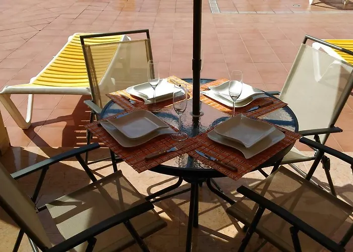 Aircon Pool View Nr Yumbo Apartment