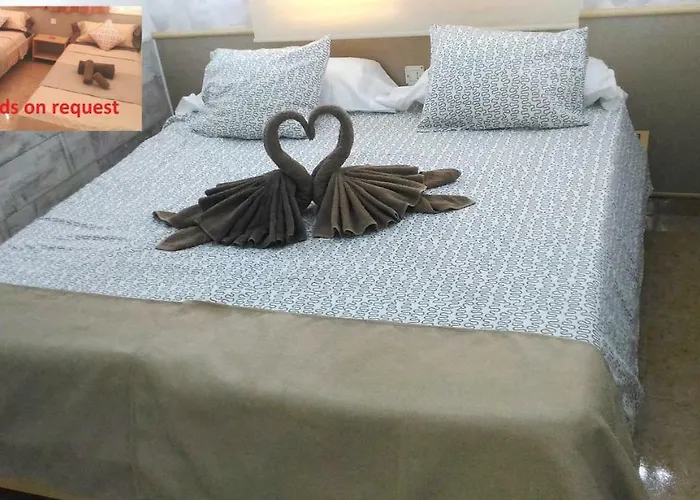 Aircon Pool View Nr Yumbo Apartment